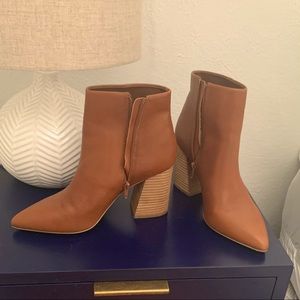 Brand New Steve Madden cognac bootie, Size 9